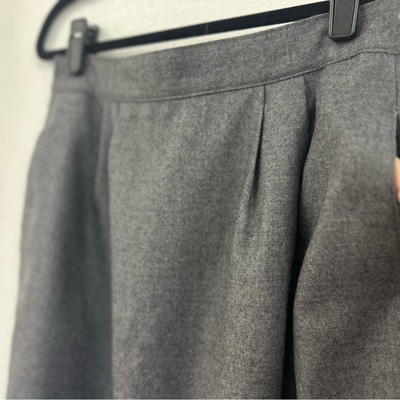 Classic Lord & Taylor Pencil Skirt Classic Staple Size 4p - Picture 9 of 10